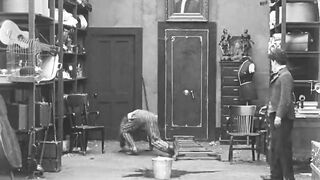 Charlie Chaplin - The Pawnshop - 1916