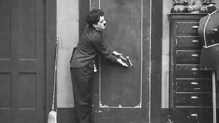 Charlie Chaplin - The Pawnshop - 1916