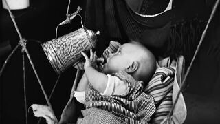 Charlie Chaplin - The Kid - 1921