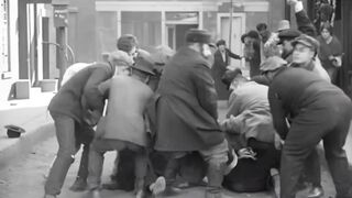 Charlie Chaplin - Easy Street - 1917